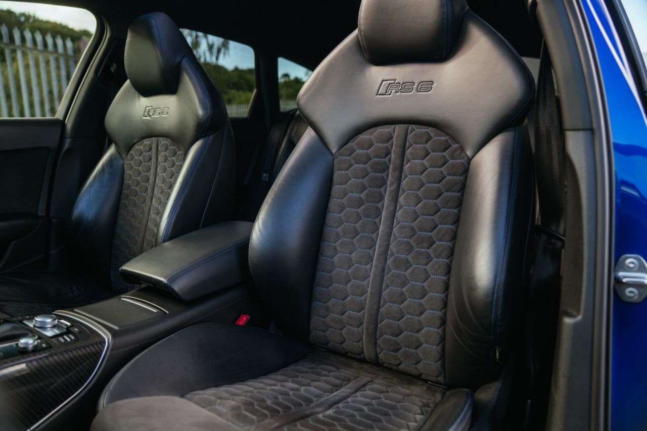 2016 AUDI RS6 AVANT 2016 AUDI RS6 AVANT