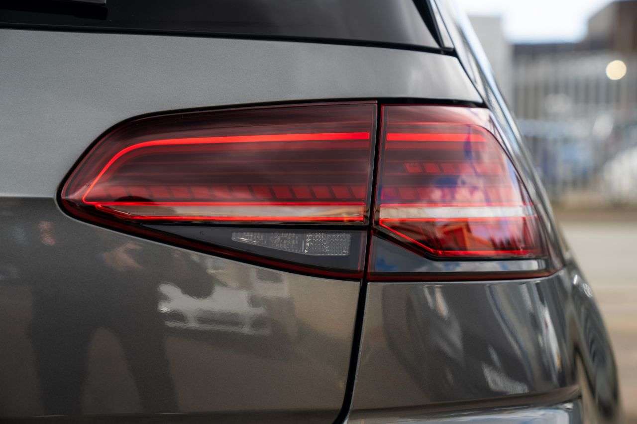 2019 VOLKSWAGEN GOLF 2019 VOLKSWAGEN GOLF