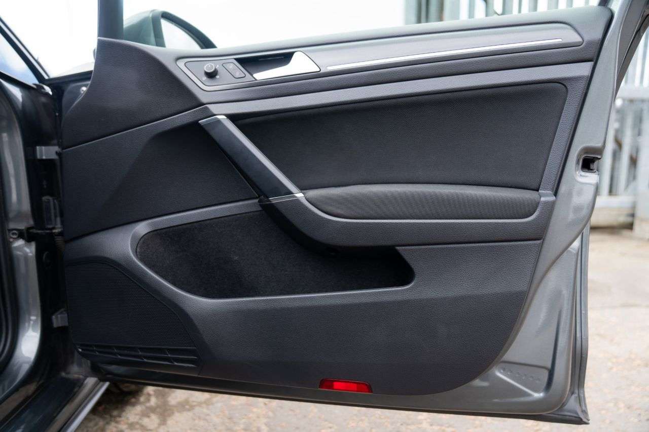 2019 VOLKSWAGEN GOLF 2019 VOLKSWAGEN GOLF