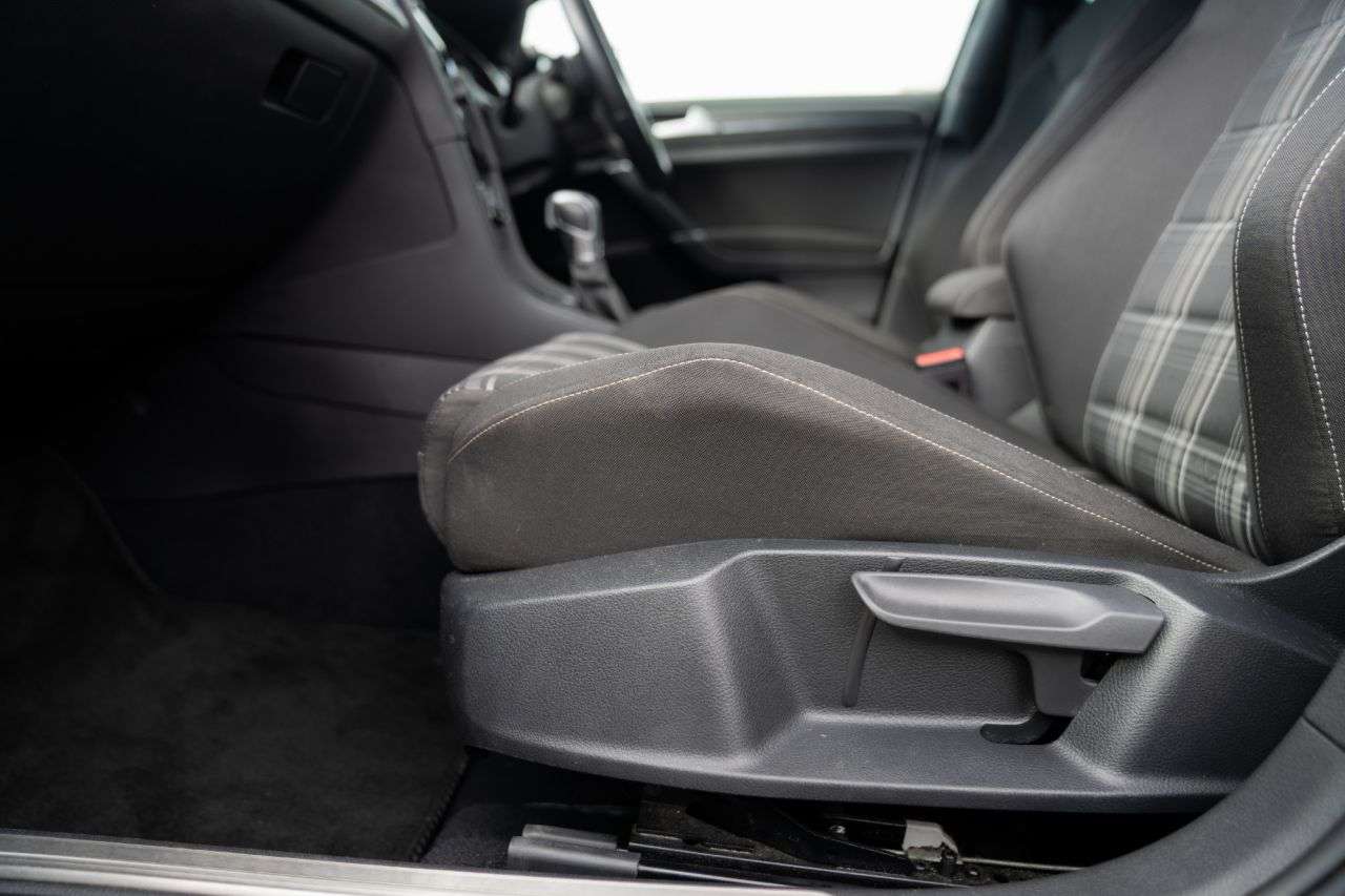 2019 VOLKSWAGEN GOLF 2019 VOLKSWAGEN GOLF