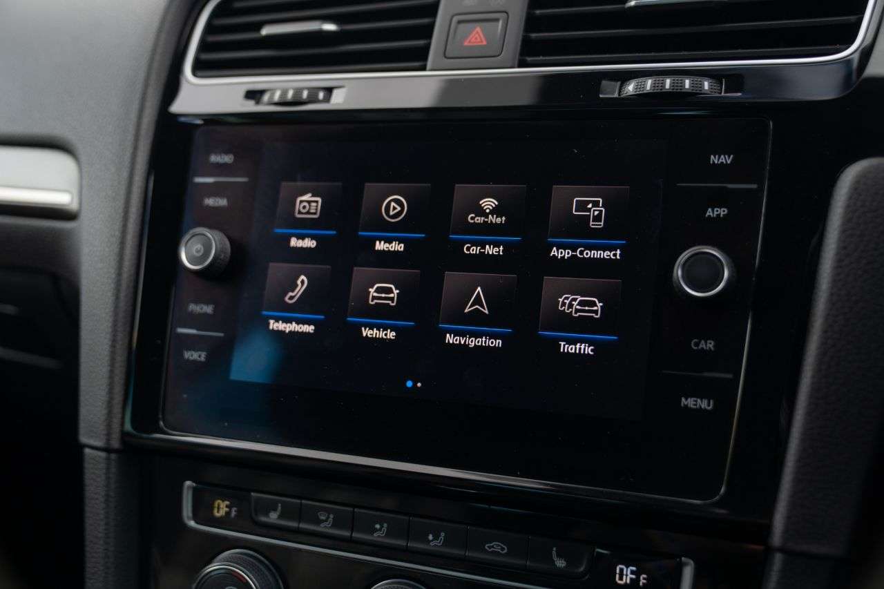2019 VOLKSWAGEN GOLF 2019 VOLKSWAGEN GOLF