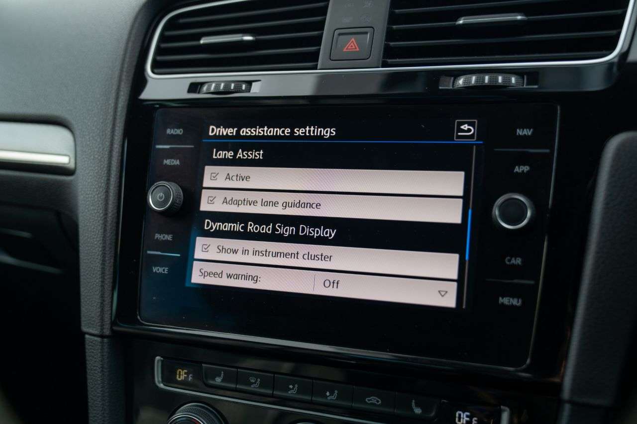 2019 VOLKSWAGEN GOLF 2019 VOLKSWAGEN GOLF