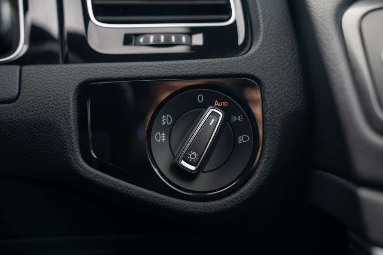 2019 VOLKSWAGEN GOLF 2019 VOLKSWAGEN GOLF
