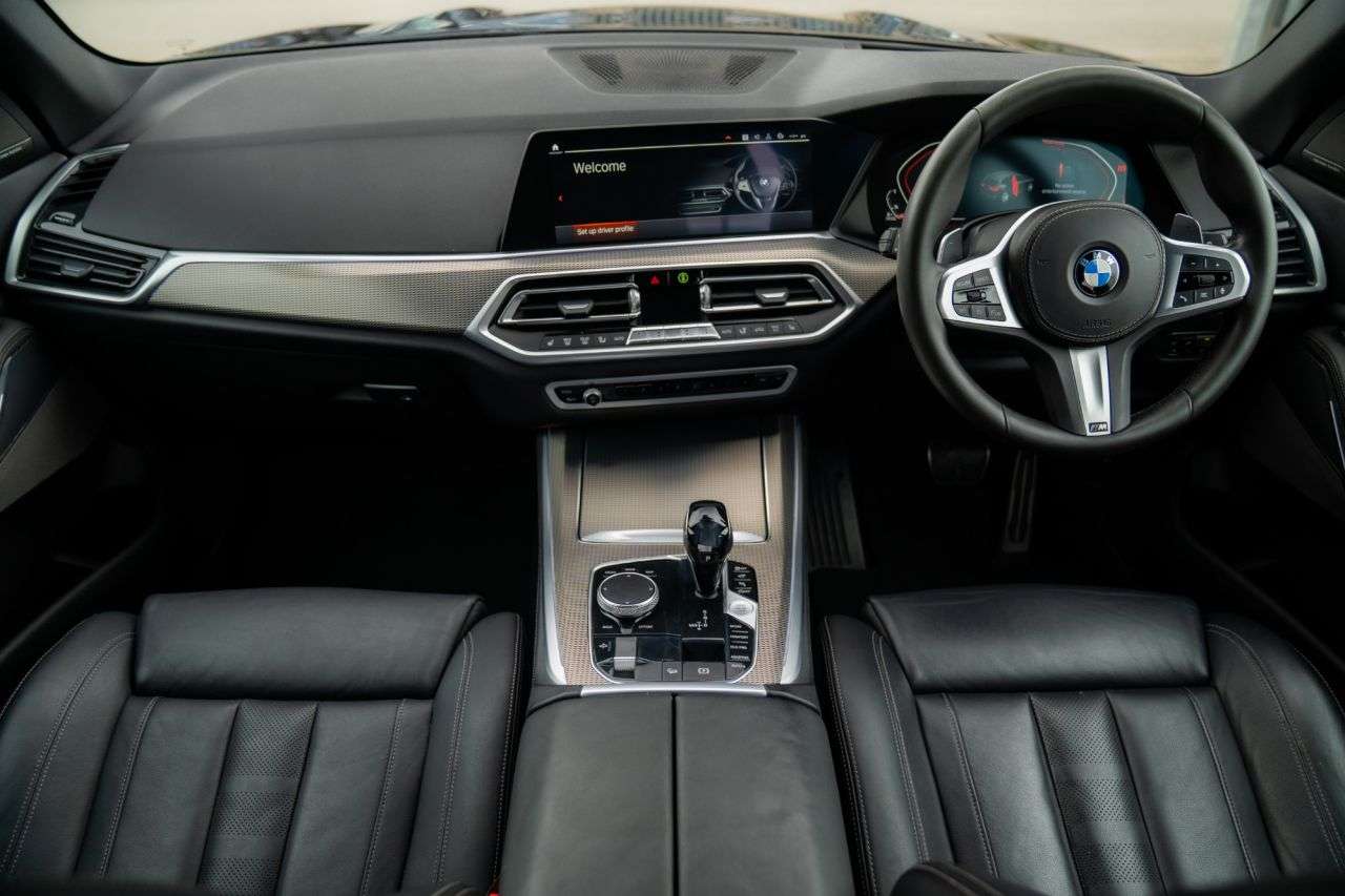 A 2019 BMW X5 3.0 30d M Sport SUV 5dr Diesel Auto xDrive Euro 6 (s/s) (265 ps) A 2019 BMW X5 3.0 30d M Sport SUV 5dr Diesel Auto xDrive Euro 6 (s/s) (265 ps)