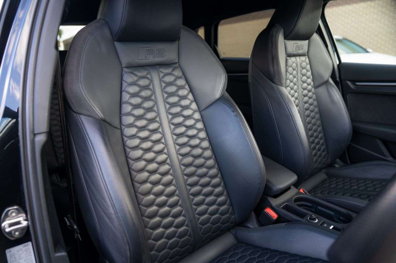 A 2022 AUDI RS3 2.5 TFSI Carbon Black Sportback 5dr Petrol S Tronic quattro Euro 6 (s/s) (4 A 2022 AUDI RS3 2.5 TFSI Carbon Black Sportback 5dr Petrol S Tronic quattro Euro 6 (s/s) (4