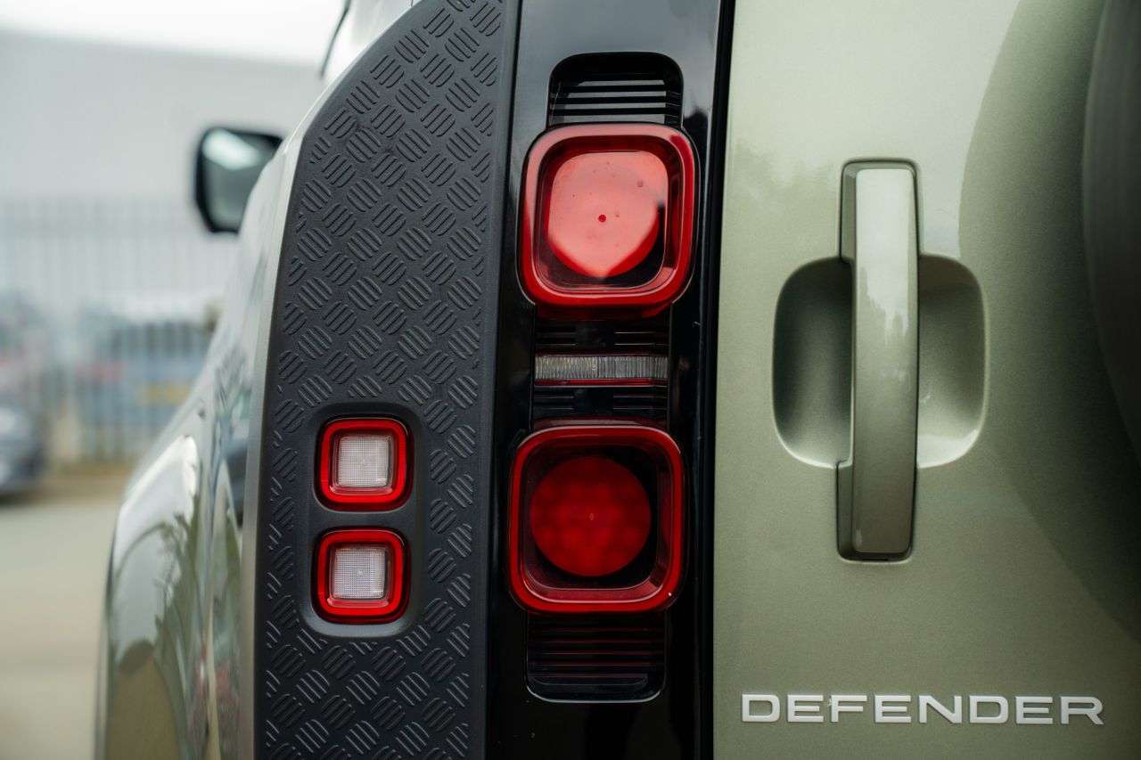 2022 LAND ROVER DEFENDER 110 2022 LAND ROVER DEFENDER 110