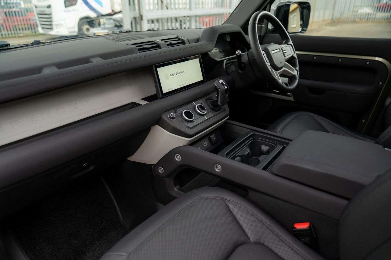 2022 LAND ROVER DEFENDER 110 2022 LAND ROVER DEFENDER 110