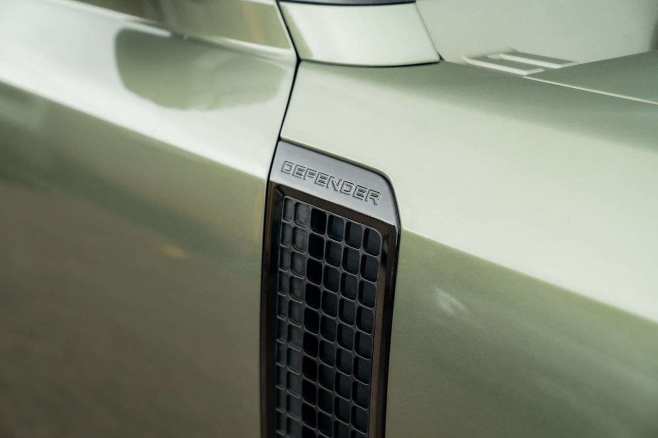 2022 LAND ROVER DEFENDER 110 2022 LAND ROVER DEFENDER 110