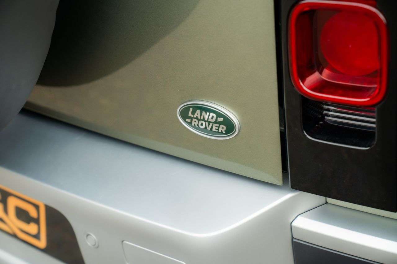 2022 LAND ROVER DEFENDER 110 2022 LAND ROVER DEFENDER 110