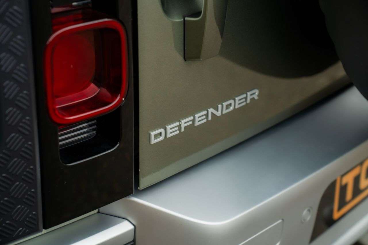 2022 LAND ROVER DEFENDER 110 2022 LAND ROVER DEFENDER 110