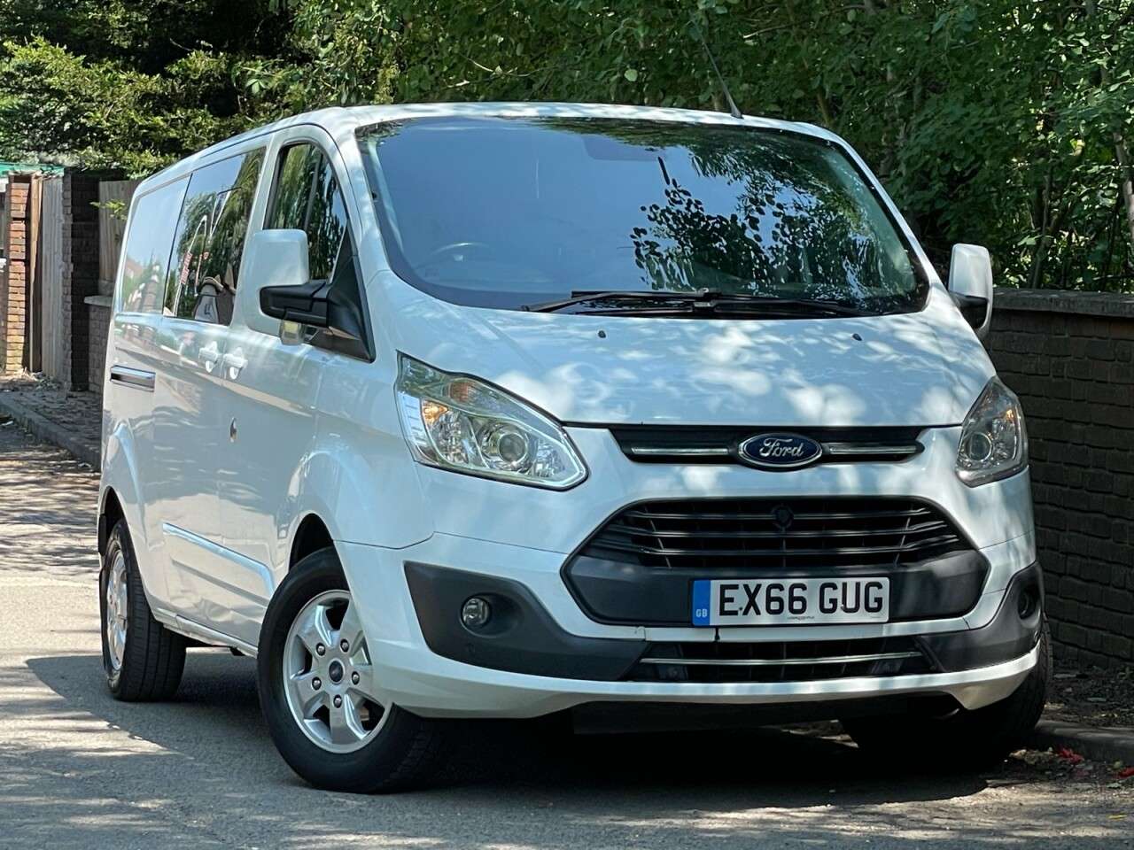 A 2016 FORD TRANSIT CUSTOM 2.0L 290 LIMITED LR DCB 0d 129 BHP A 2016 FORD TRANSIT CUSTOM 2.0L 290 LIMITED LR DCB 0d 129 BHP