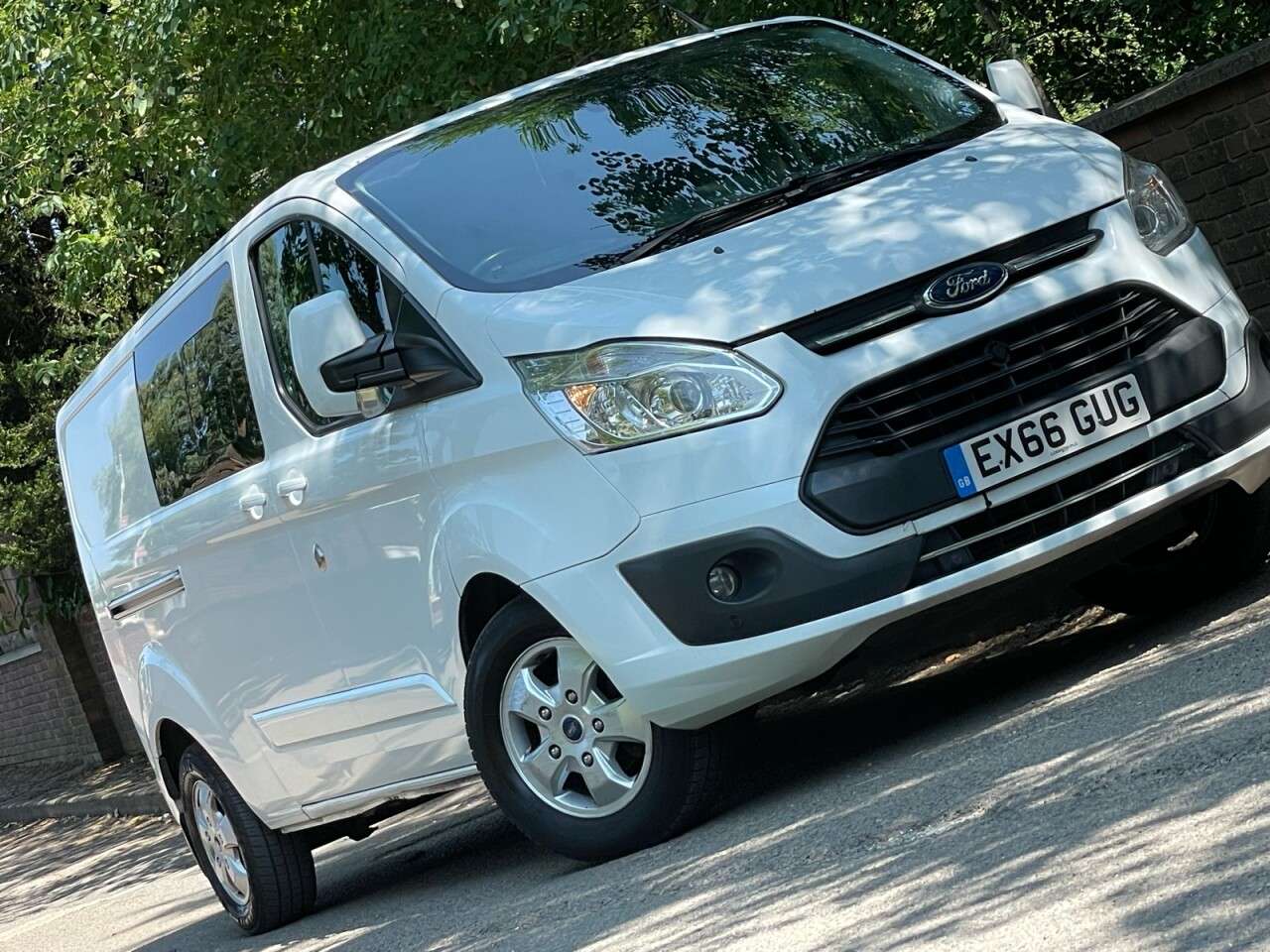 A 2016 FORD TRANSIT CUSTOM 2.0L 290 LIMITED LR DCB 0d 129 BHP A 2016 FORD TRANSIT CUSTOM 2.0L 290 LIMITED LR DCB 0d 129 BHP