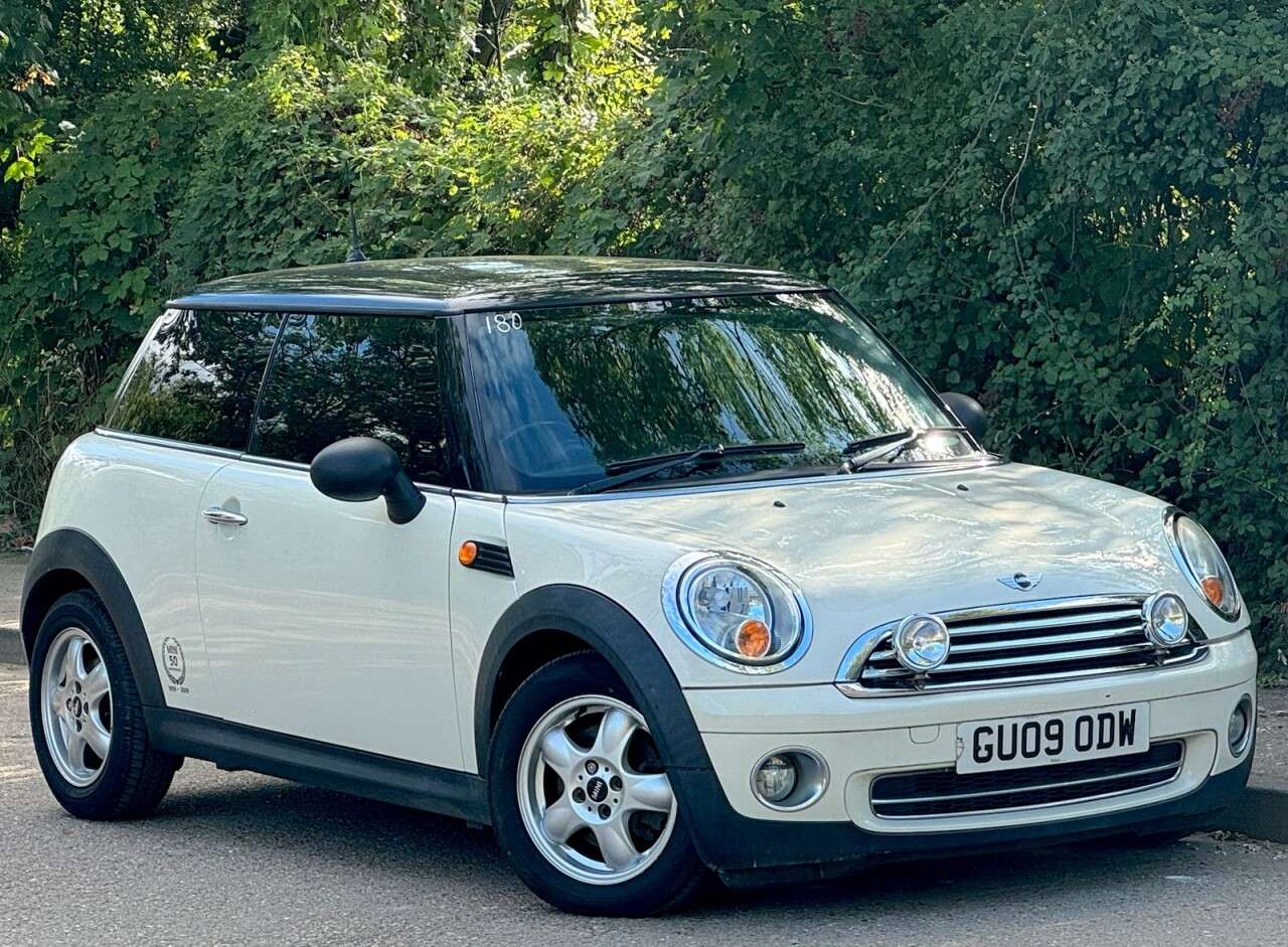 A 2009 MINI HATCH 1.4L ONE 3d 94 BHP A 2009 MINI HATCH 1.4L ONE 3d 94 BHP
