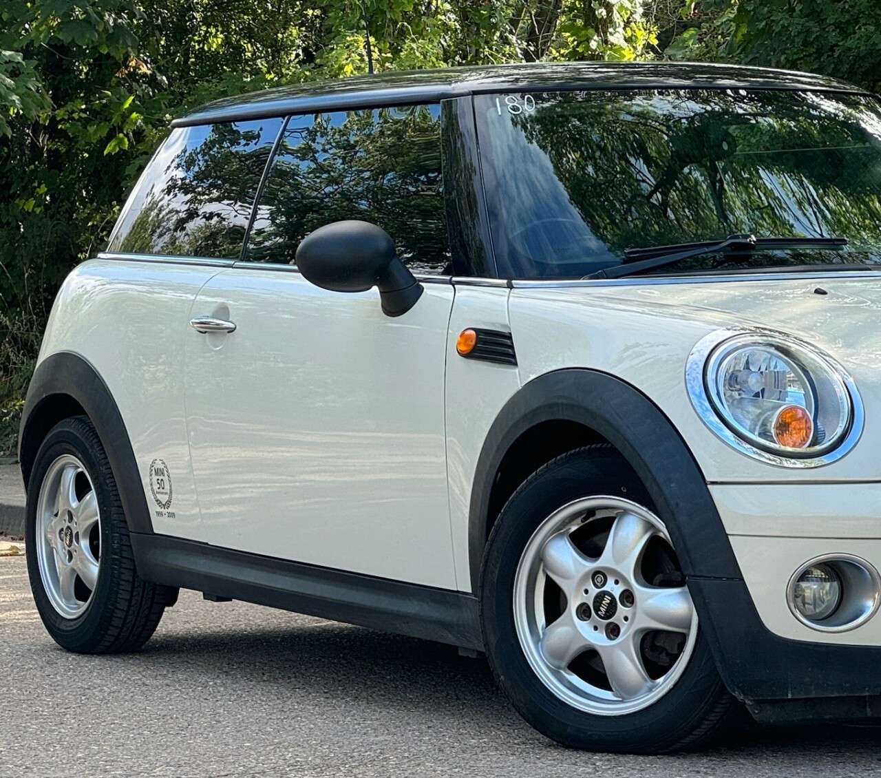 A 2009 MINI HATCH 1.4L ONE 3d 94 BHP A 2009 MINI HATCH 1.4L ONE 3d 94 BHP