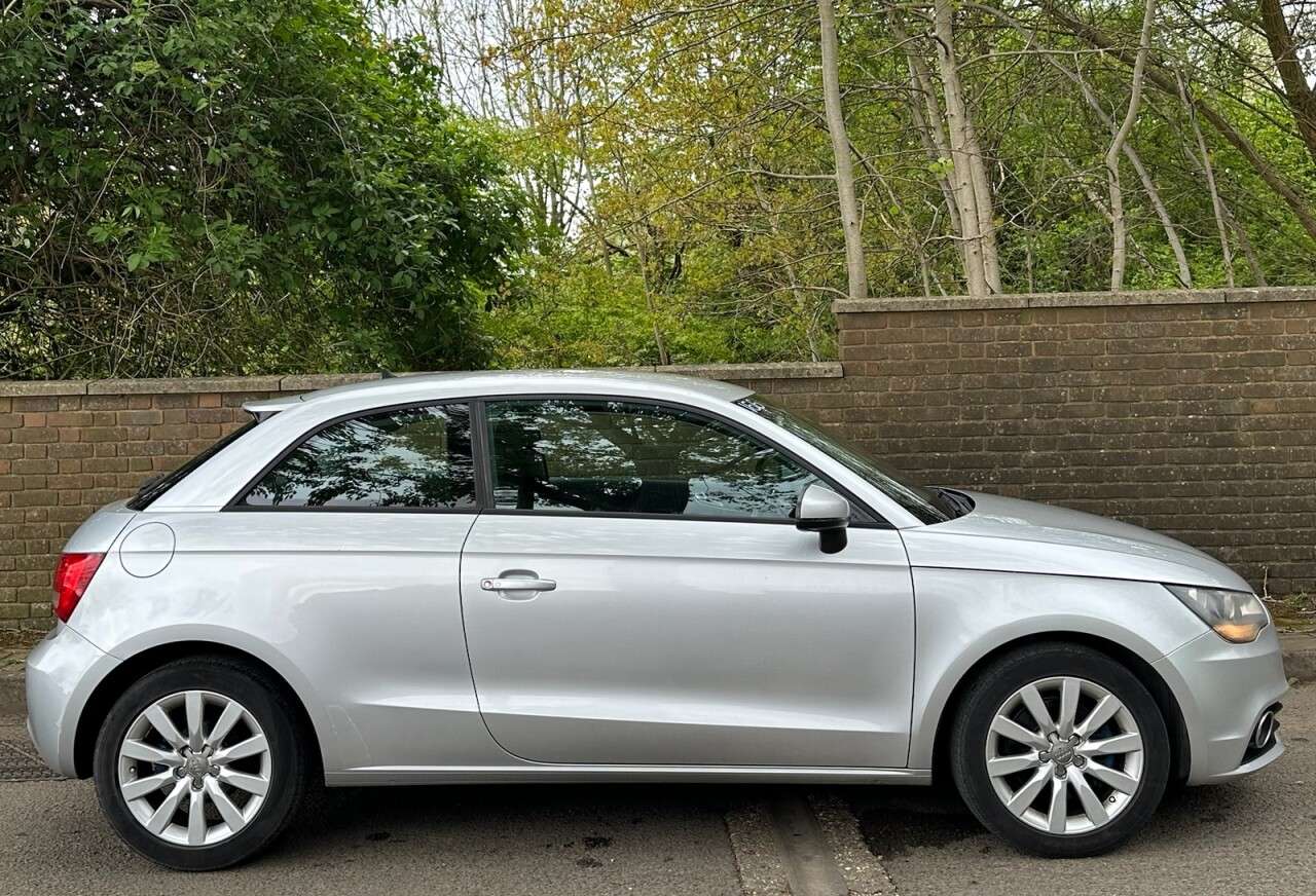 2011 AUDI A1 HATCHBACK 2011 AUDI A1 HATCHBACK