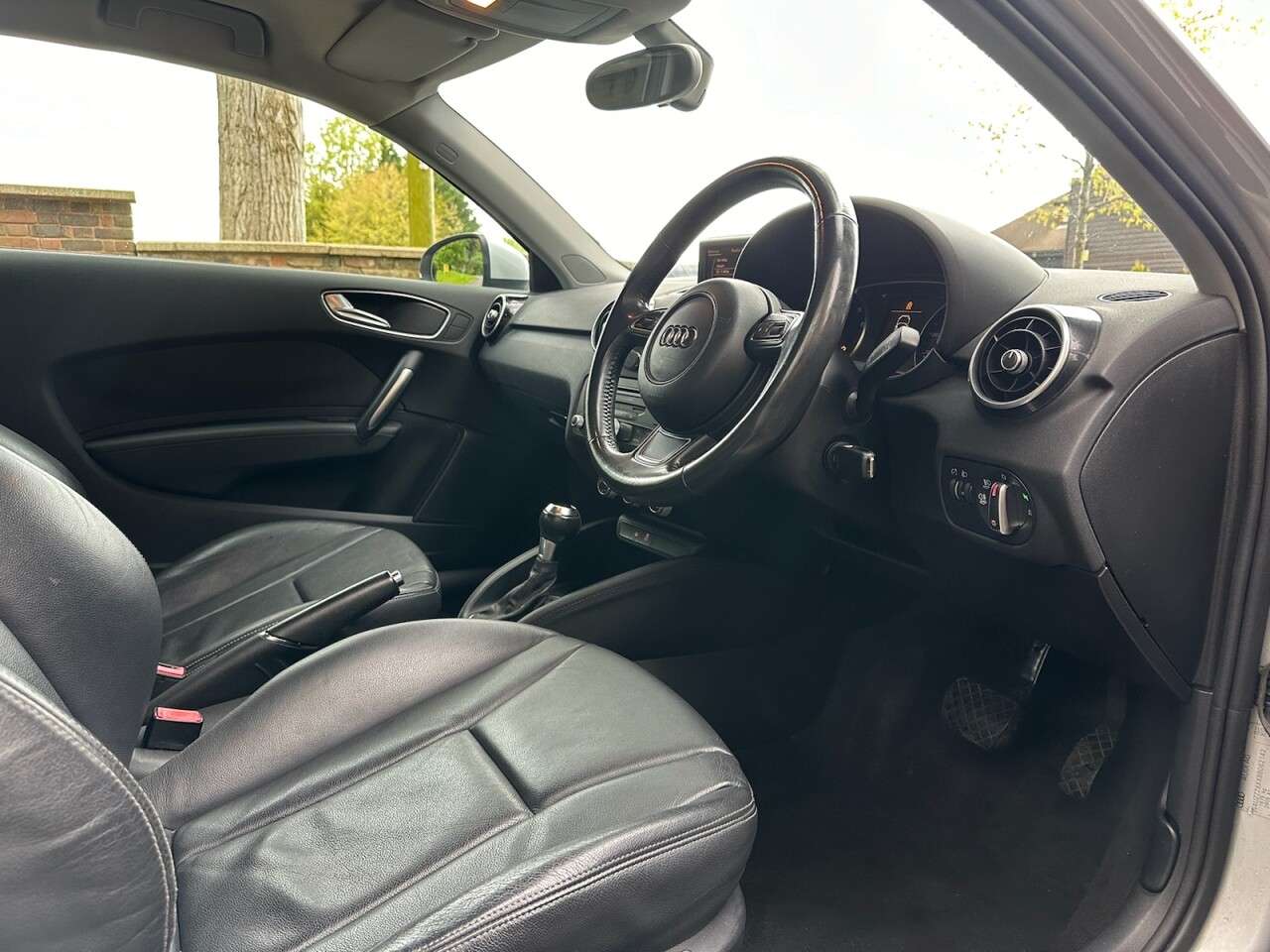 2011 AUDI A1 HATCHBACK 2011 AUDI A1 HATCHBACK