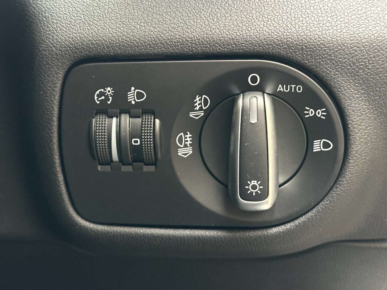 2011 AUDI A1 HATCHBACK 2011 AUDI A1 HATCHBACK