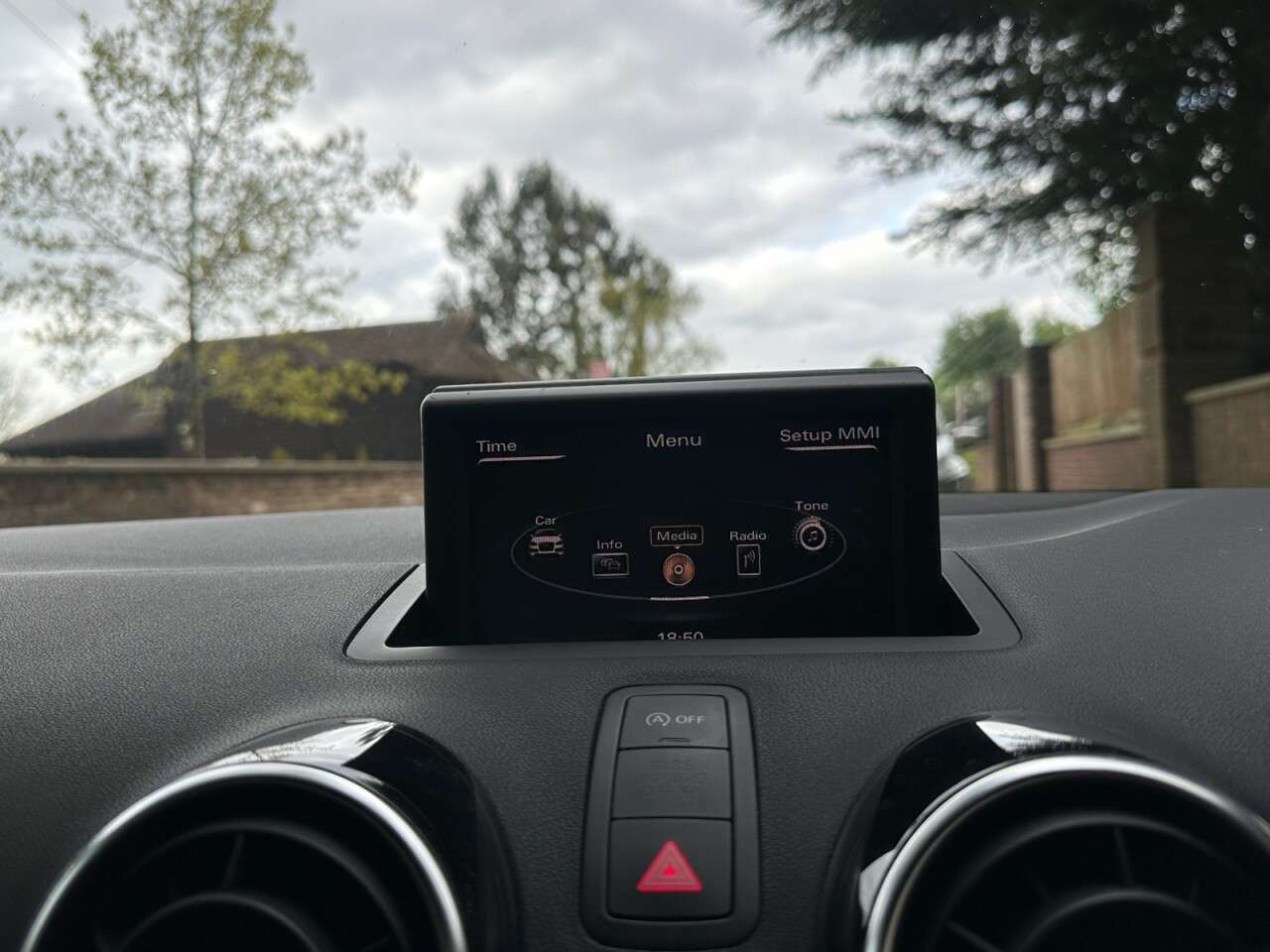 2011 AUDI A1 HATCHBACK 2011 AUDI A1 HATCHBACK