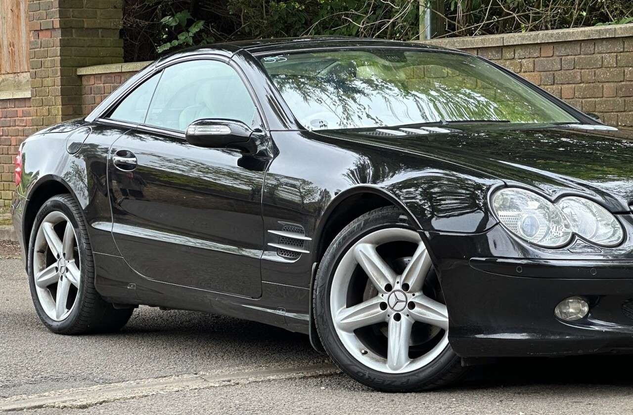 A 2005 MERCEDES SL 3.7L SL350 2d AUTO 245 BHP ULEZ COMPLIANT A 2005 MERCEDES SL 3.7L SL350 2d AUTO 245 BHP ULEZ COMPLIANT