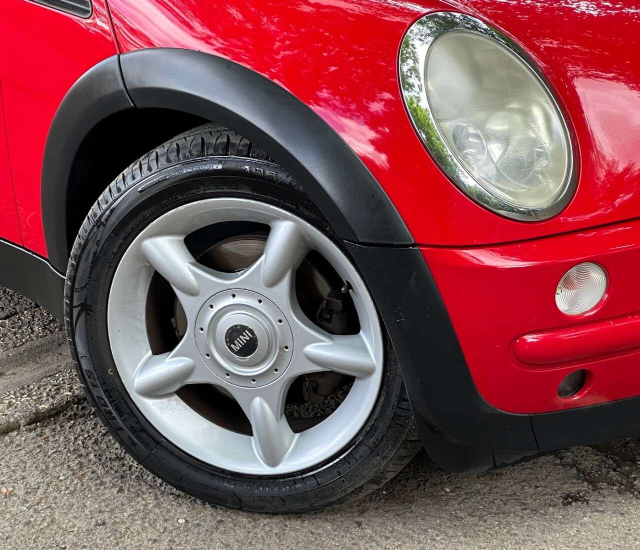 A 2001 MINI HATCH 1.6L ONE 3d 89 BHP A 2001 MINI HATCH 1.6L ONE 3d 89 BHP