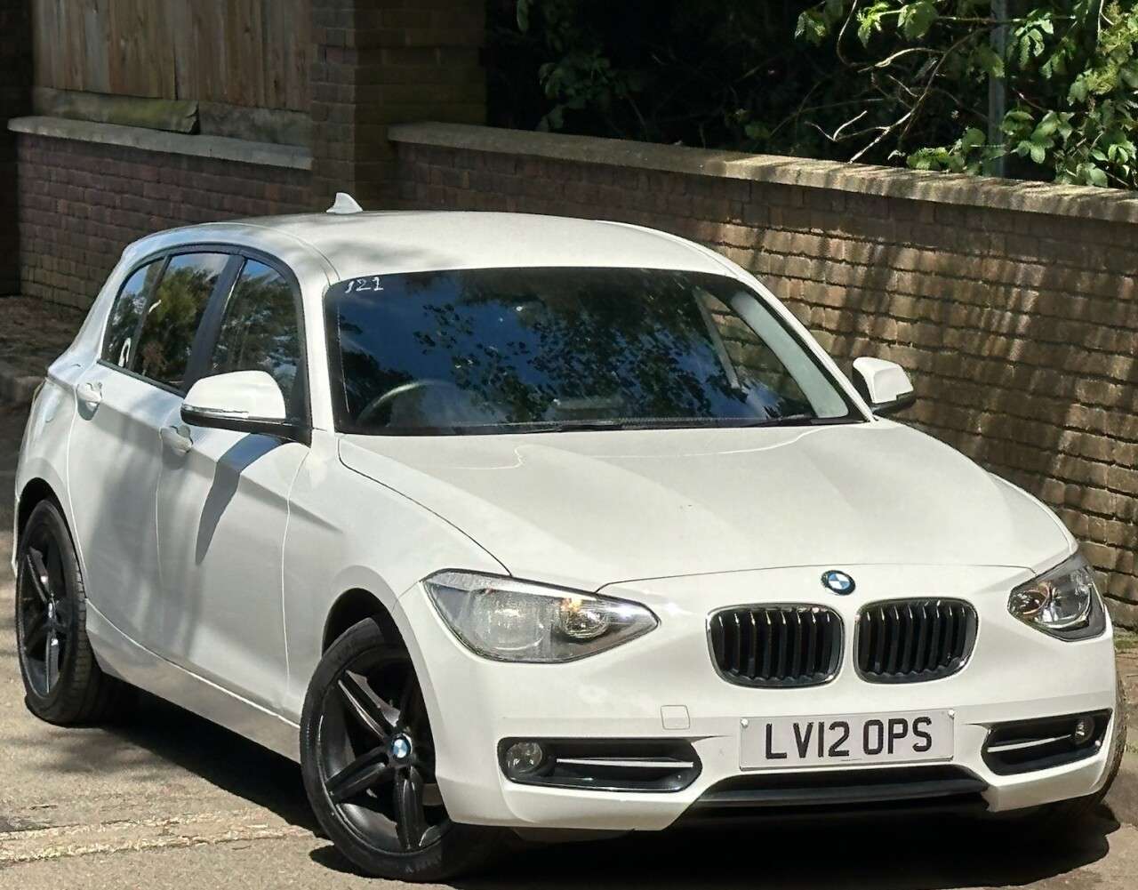 A 2012 BMW 1 SERIES 1.6L 116I SPORT 5d AUTO 135 BHP A 2012 BMW 1 SERIES 1.6L 116I SPORT 5d AUTO 135 BHP