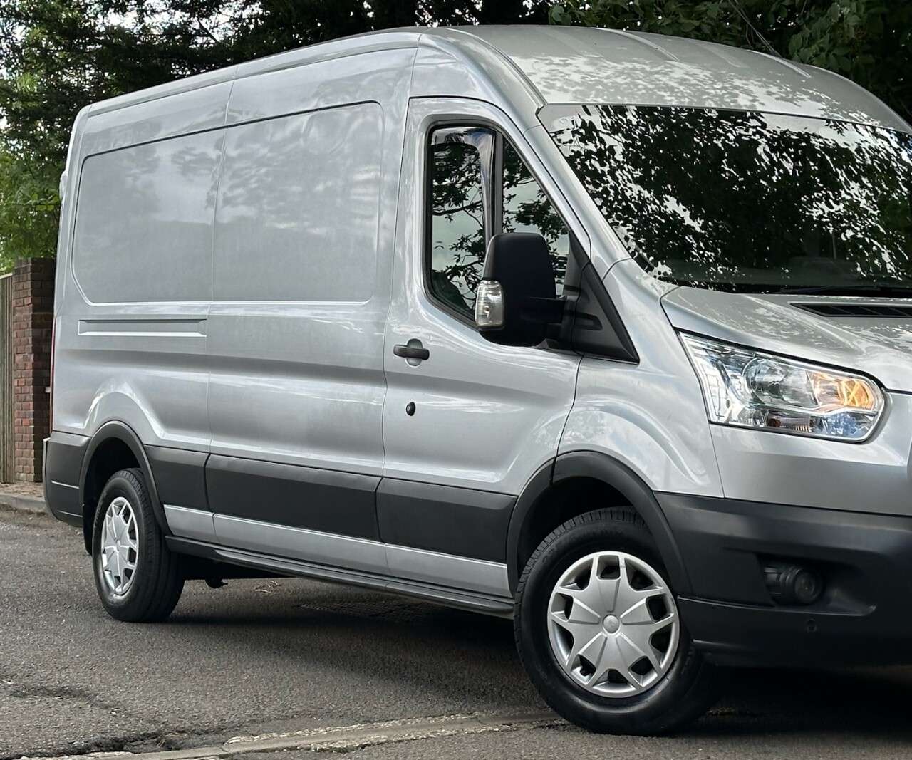 A 2019 FORD TRANSIT 2.0L 350 L3 H2 P/V 0d AUTO 129 BHP A 2019 FORD TRANSIT 2.0L 350 L3 H2 P/V 0d AUTO 129 BHP
