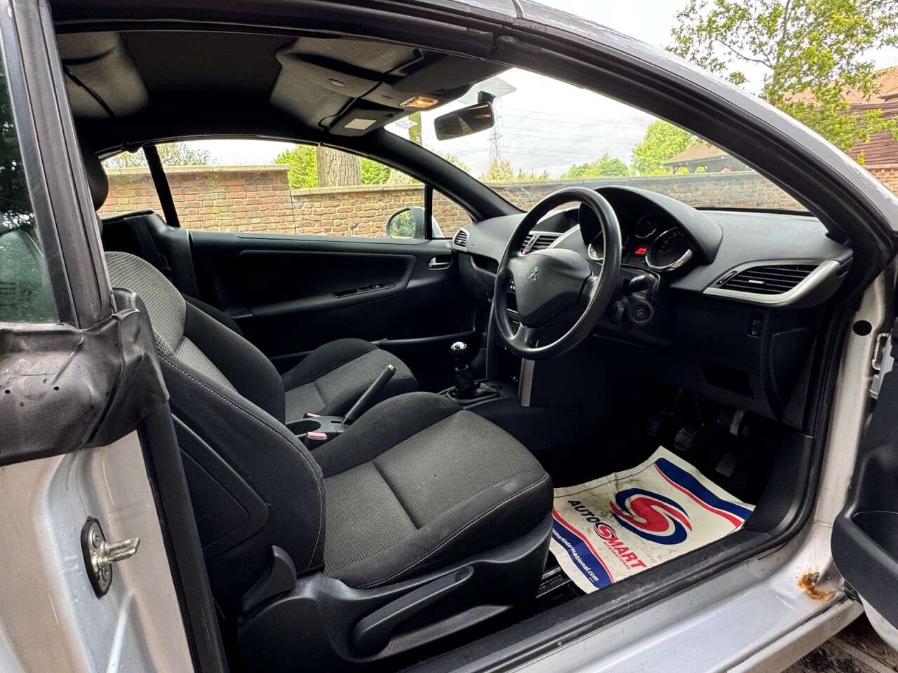 2012 PEUGEOT 207 2012 PEUGEOT 207