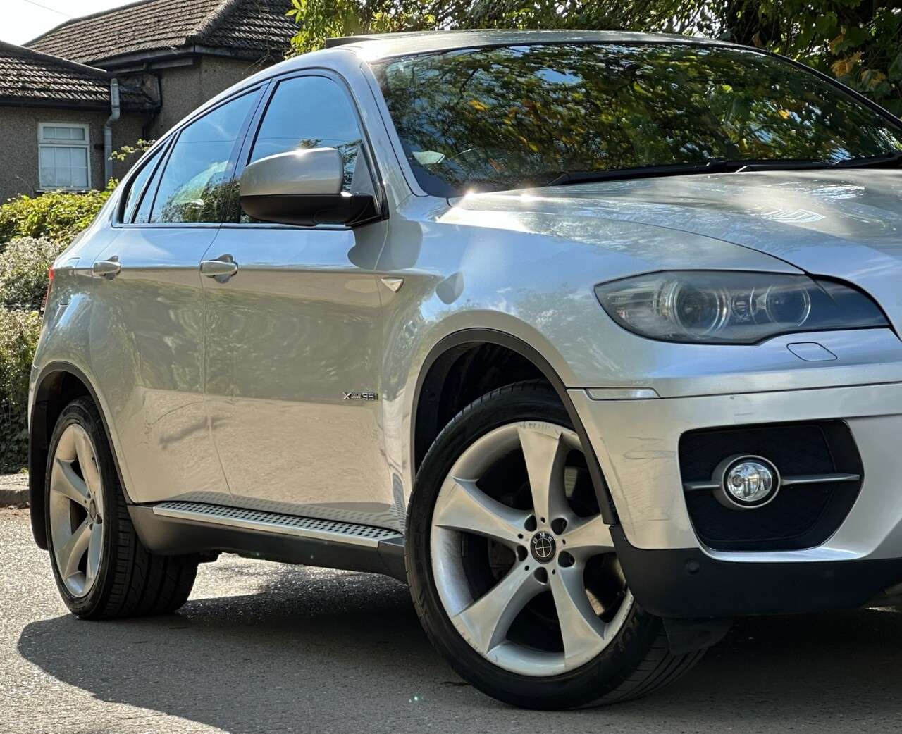 A 2008 BMW X6 M 4.4 BiTurbo V8 SUV 5dr Petrol Auto xDrive Euro 6 (s/s) (575 bhp) A 2008 BMW X6 M 4.4 BiTurbo V8 SUV 5dr Petrol Auto xDrive Euro 6 (s/s) (575 bhp)