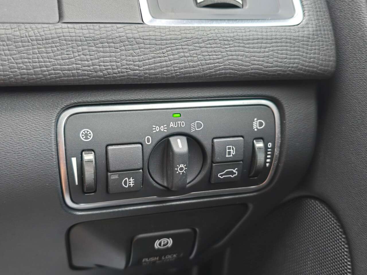 2014 VOLVO XC60 2014 VOLVO XC60