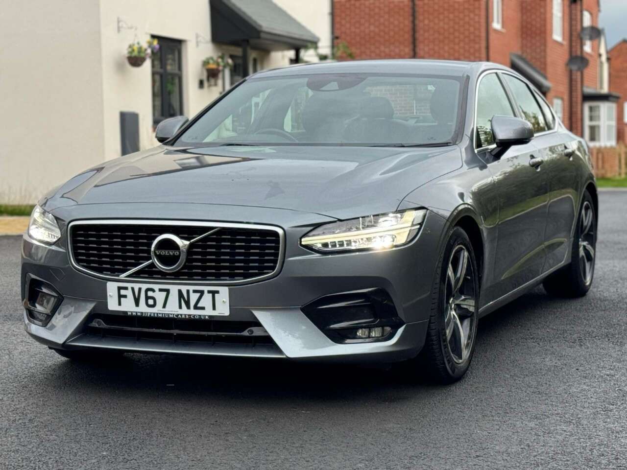 A 2018 VOLVO S90 2.0 D4 R-Design Saloon 4dr Diesel Auto Euro 6 (s/s) (190 ps) Adaptive Cruis A 2018 VOLVO S90 2.0 D4 R-Design Saloon 4dr Diesel Auto Euro 6 (s/s) (190 ps) Adaptive Cruis