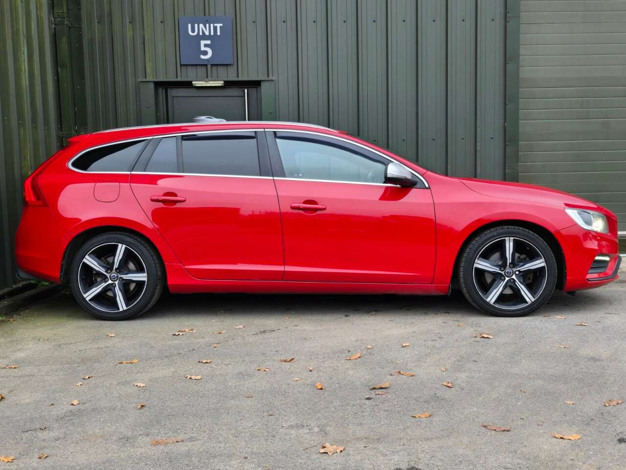 2017 VOLVO V60 2017 VOLVO V60