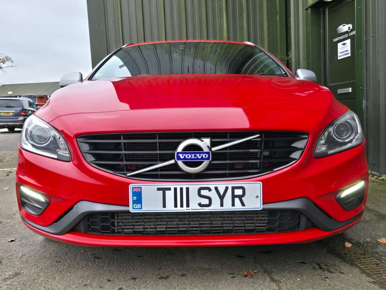 2017 VOLVO V60 2017 VOLVO V60