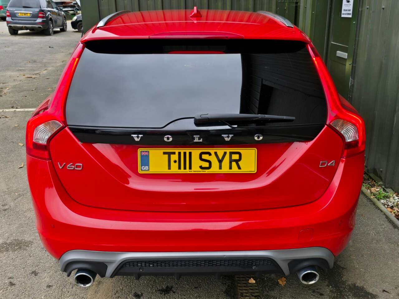 2017 VOLVO V60 2017 VOLVO V60