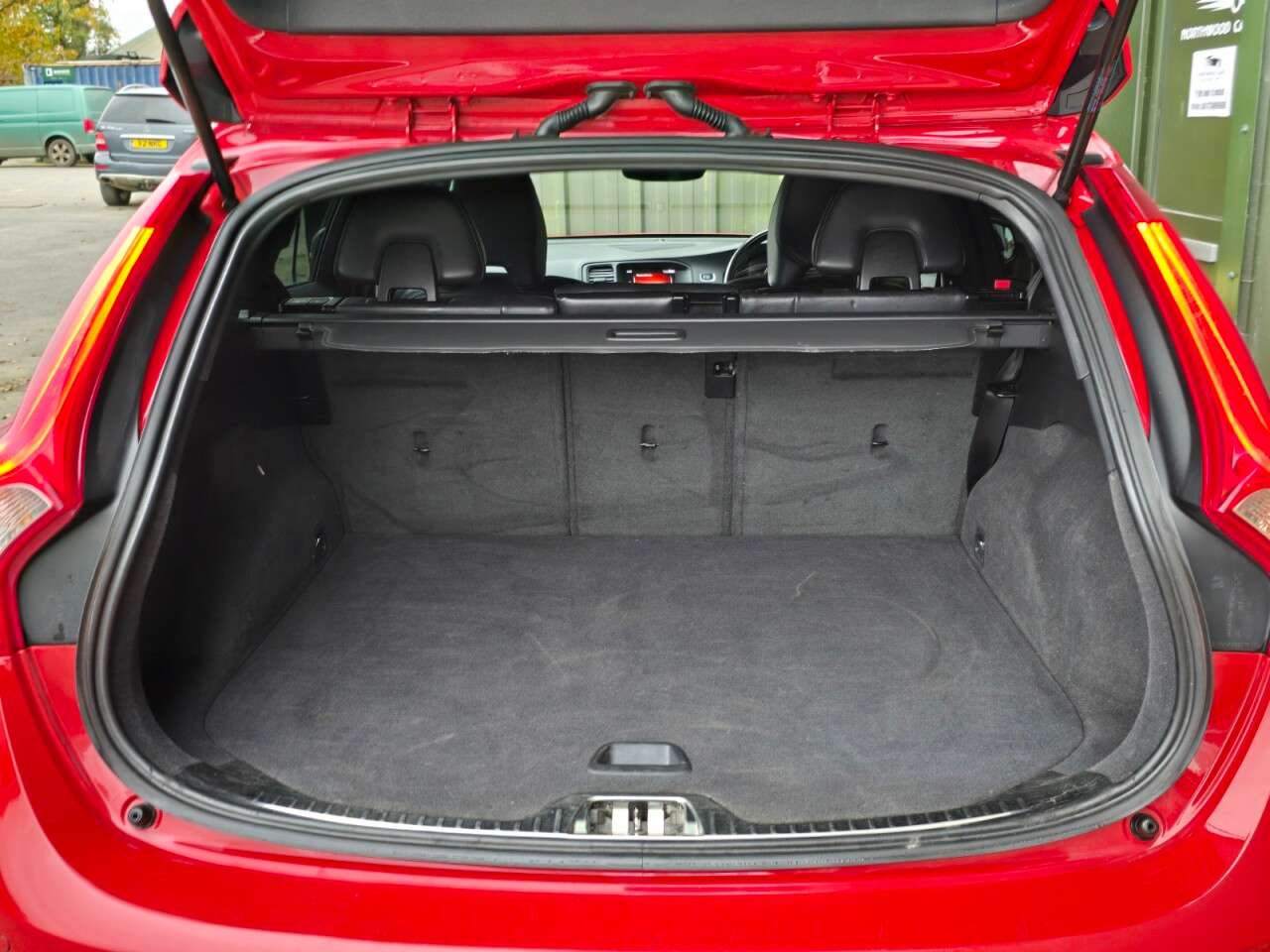 2017 VOLVO V60 2017 VOLVO V60