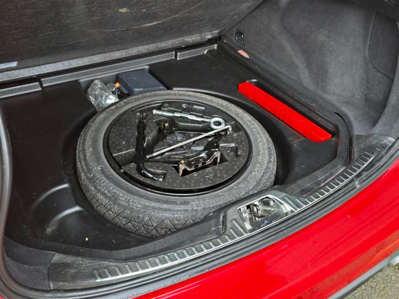 2017 VOLVO V60 2017 VOLVO V60