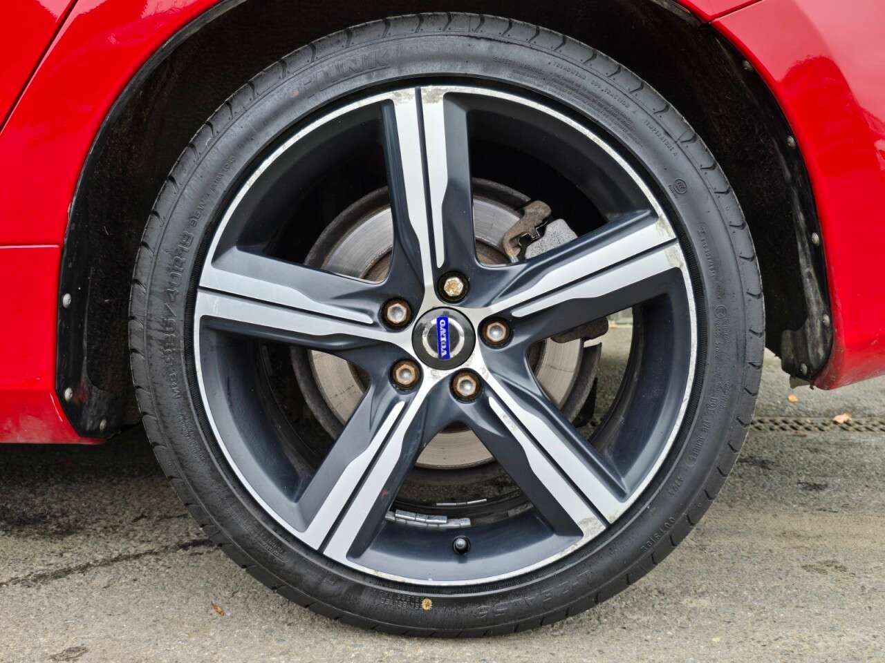 2017 VOLVO V60 2017 VOLVO V60