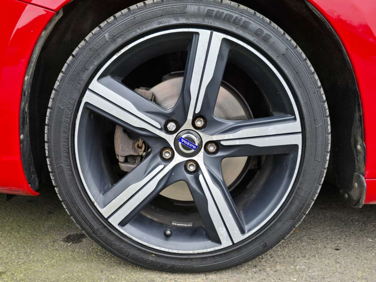 2017 VOLVO V60 2017 VOLVO V60