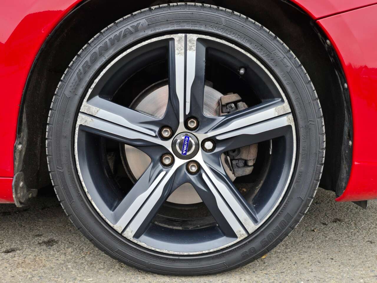 2017 VOLVO V60 2017 VOLVO V60