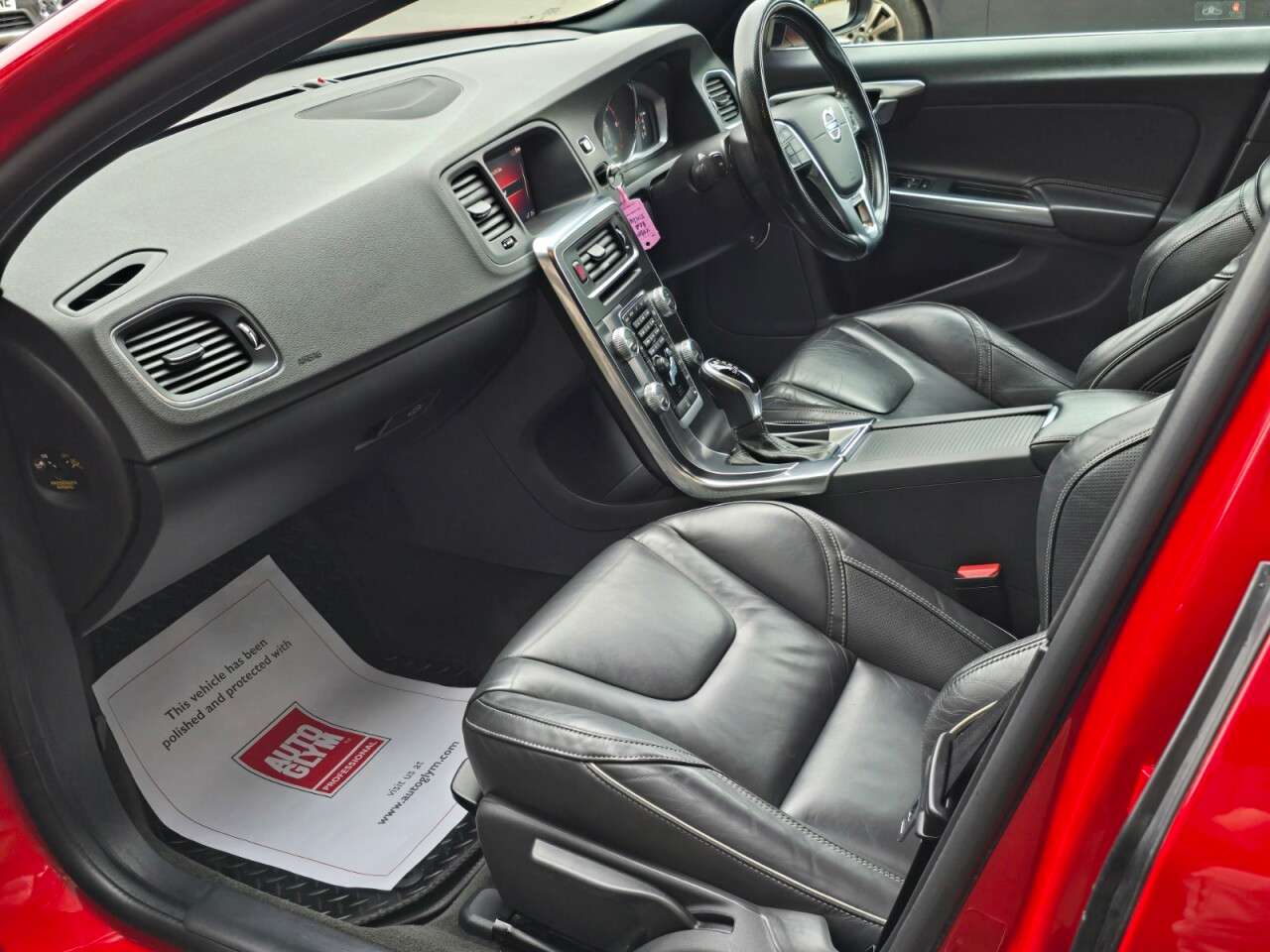 2017 VOLVO V60 2017 VOLVO V60