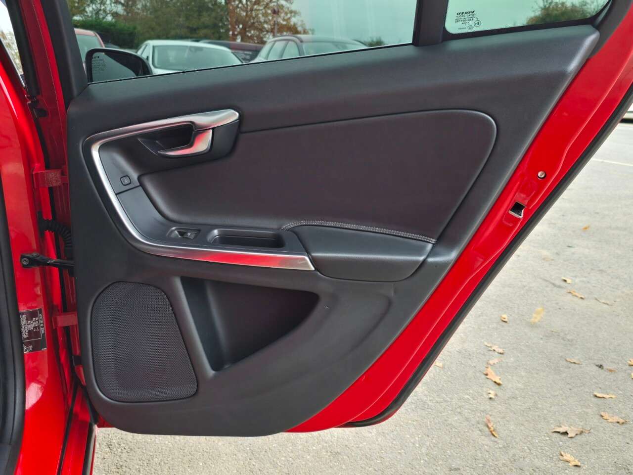 2017 VOLVO V60 2017 VOLVO V60