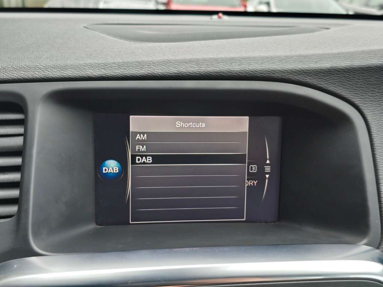 2017 VOLVO V60 2017 VOLVO V60