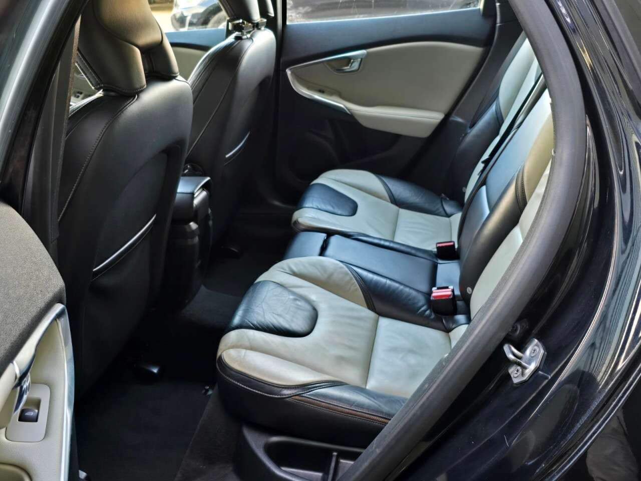 2013 VOLVO V40 CROSS COUNTRY 2013 VOLVO V40 CROSS COUNTRY