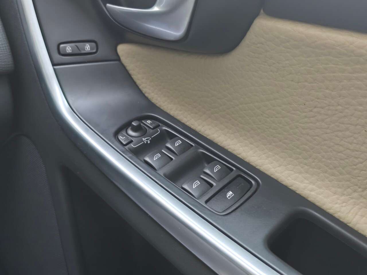 2014 VOLVO XC60 2014 VOLVO XC60