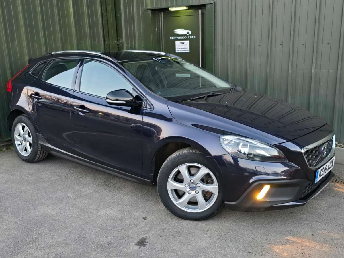 Check out this Volvo V40 Cross Country 2016 Diesel Manual