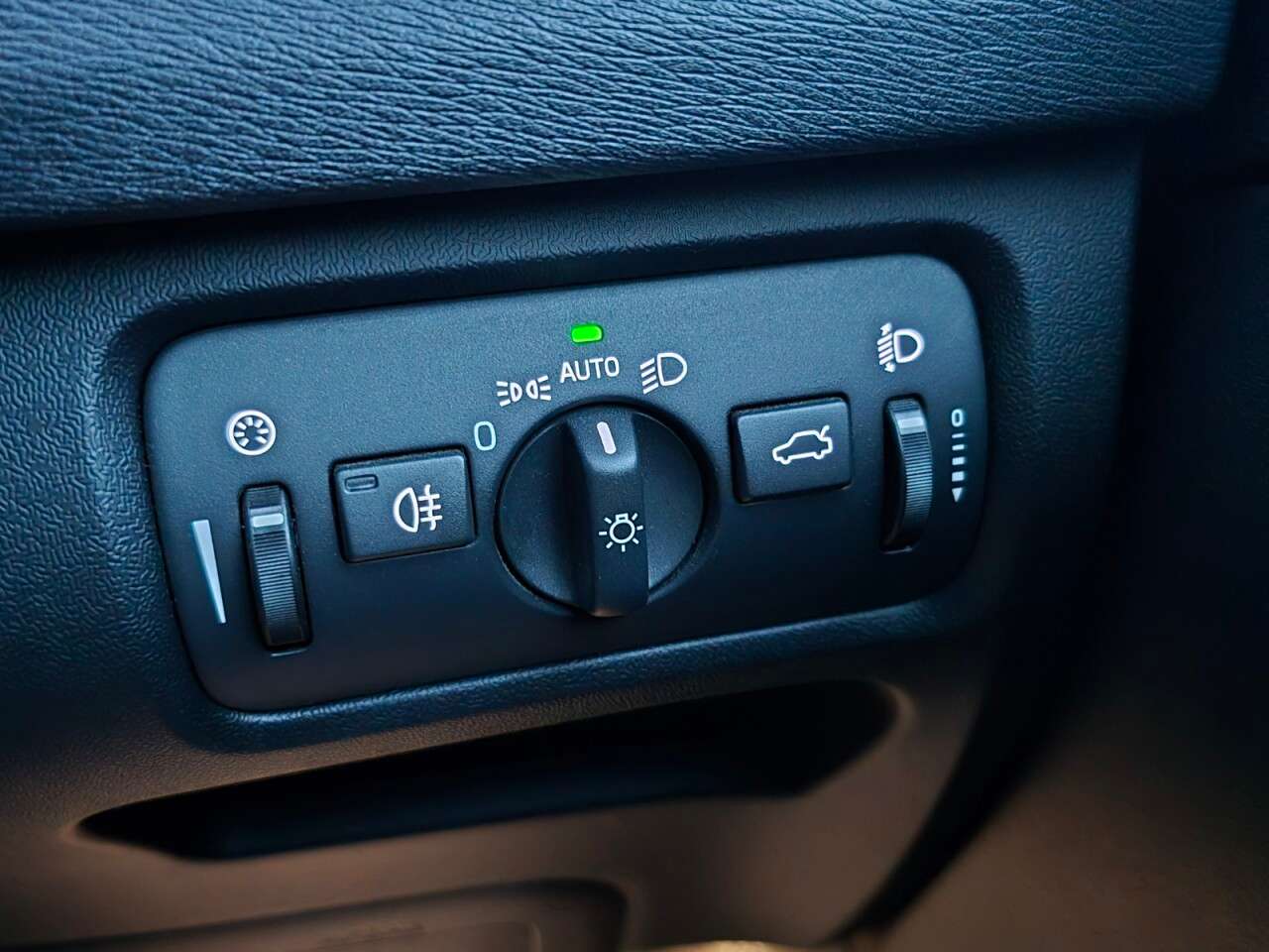 2016 VOLVO V40 CROSS COUNTRY 2016 VOLVO V40 CROSS COUNTRY