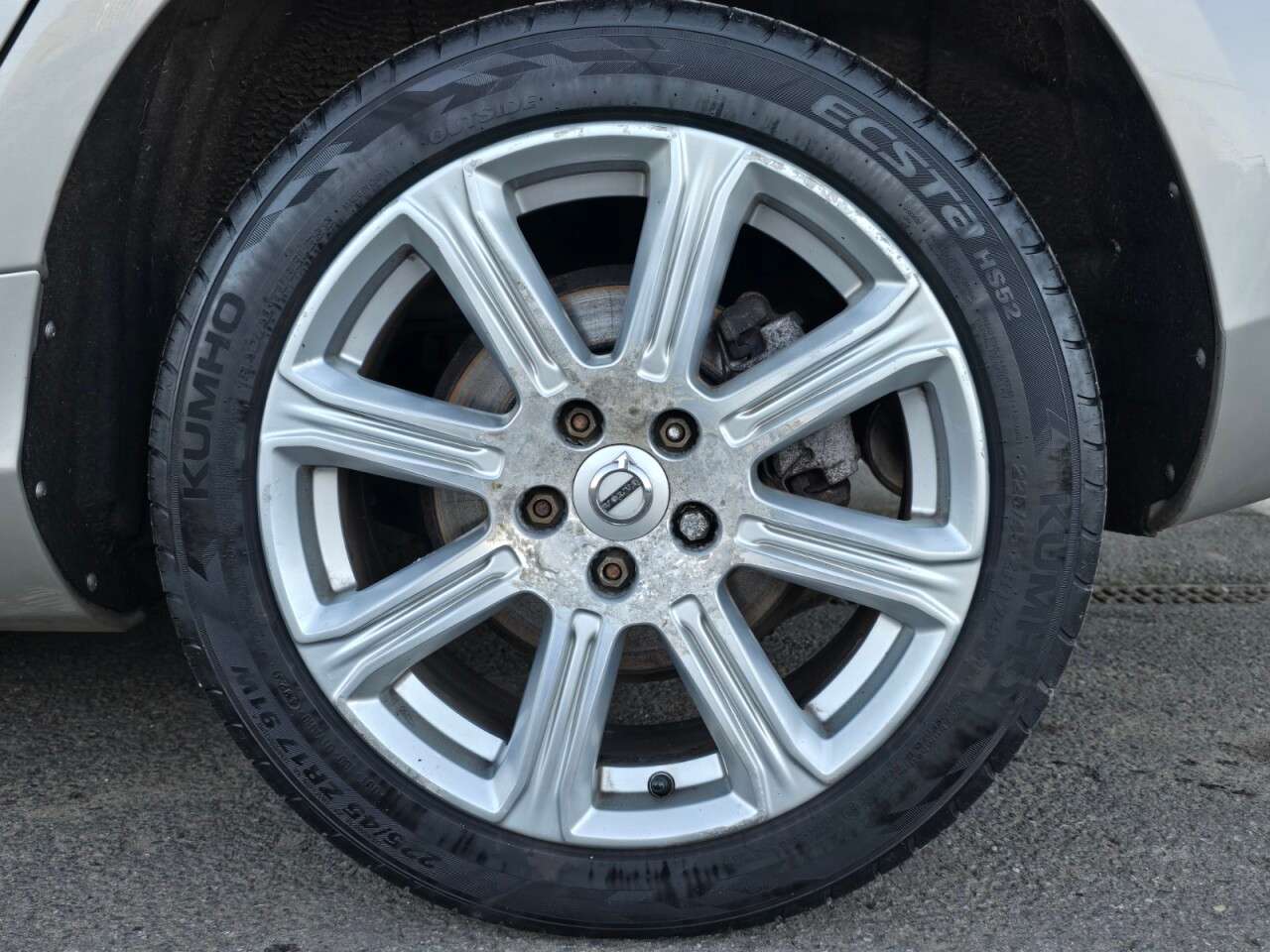 2017 VOLVO V40 2017 VOLVO V40