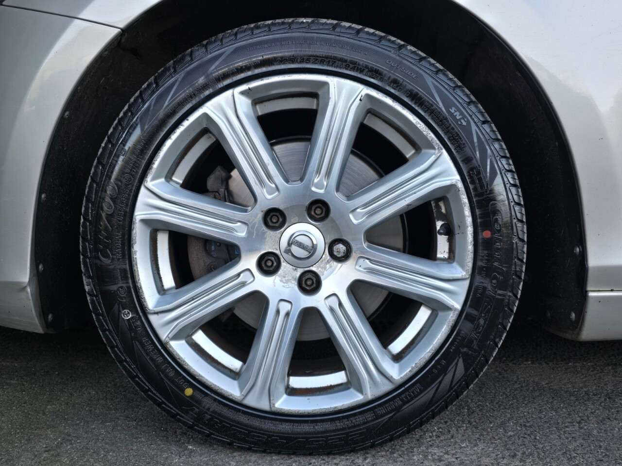 2017 VOLVO V40 2017 VOLVO V40