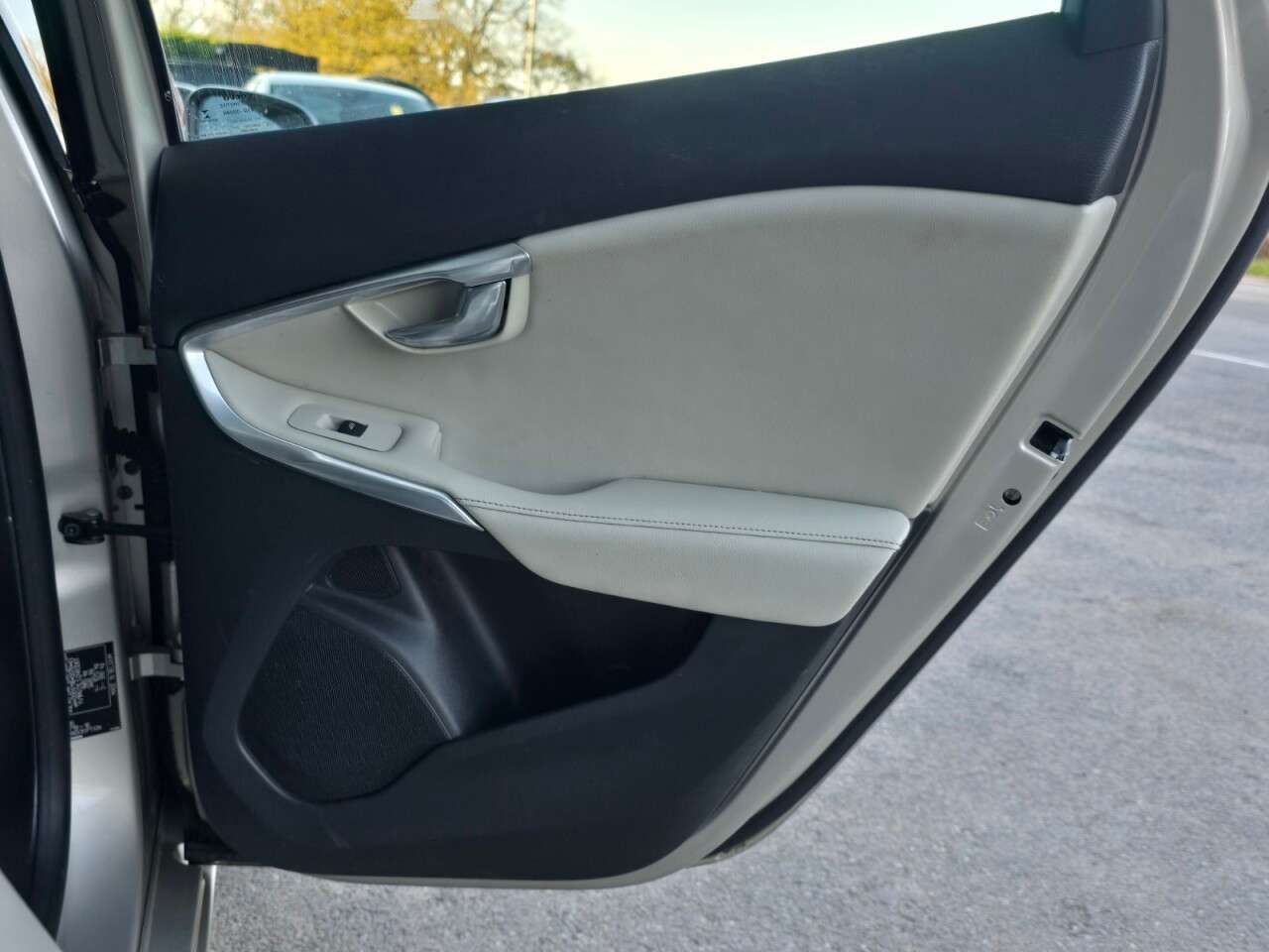 2017 VOLVO V40 2017 VOLVO V40