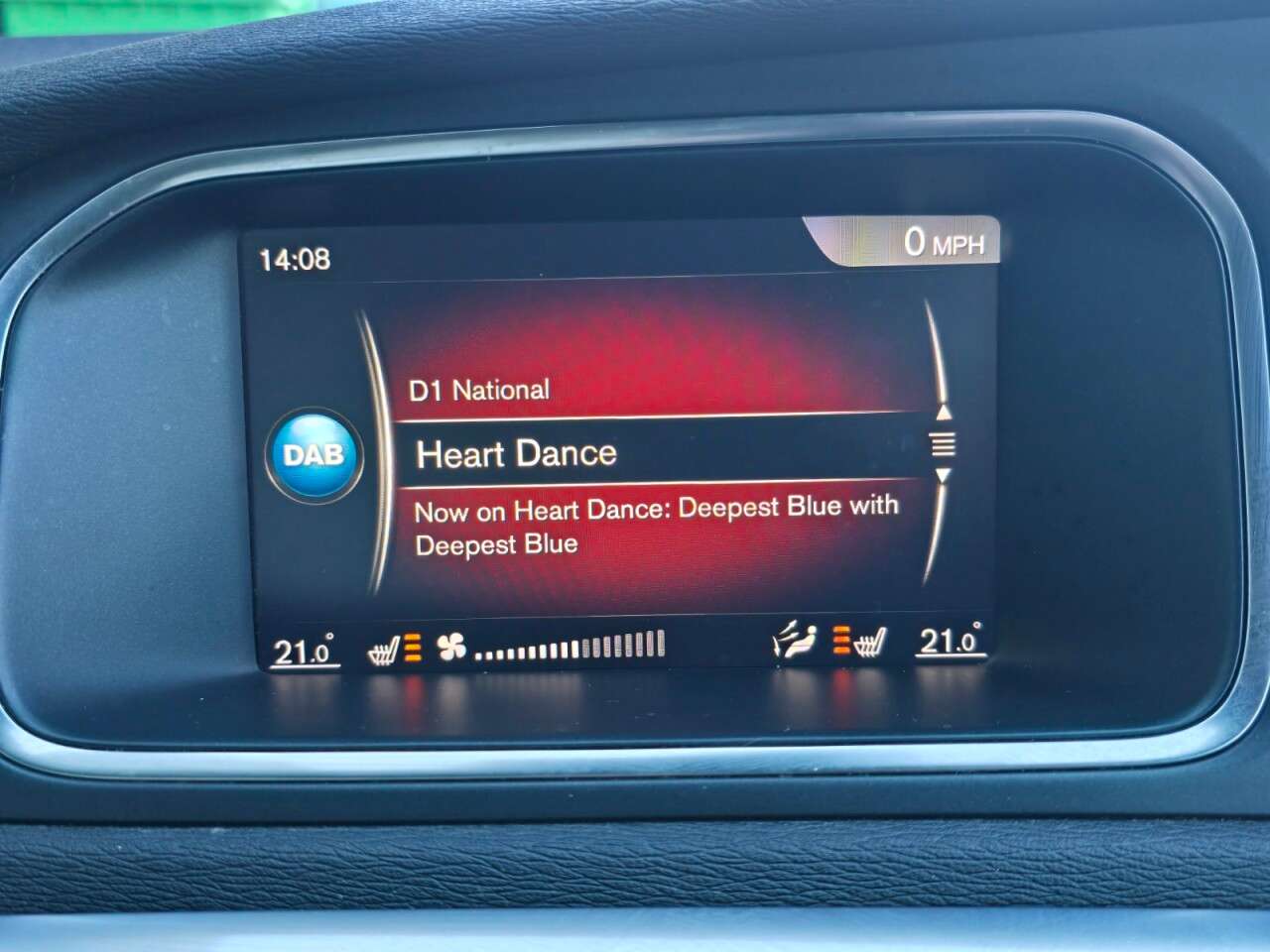 2017 VOLVO V40 2017 VOLVO V40