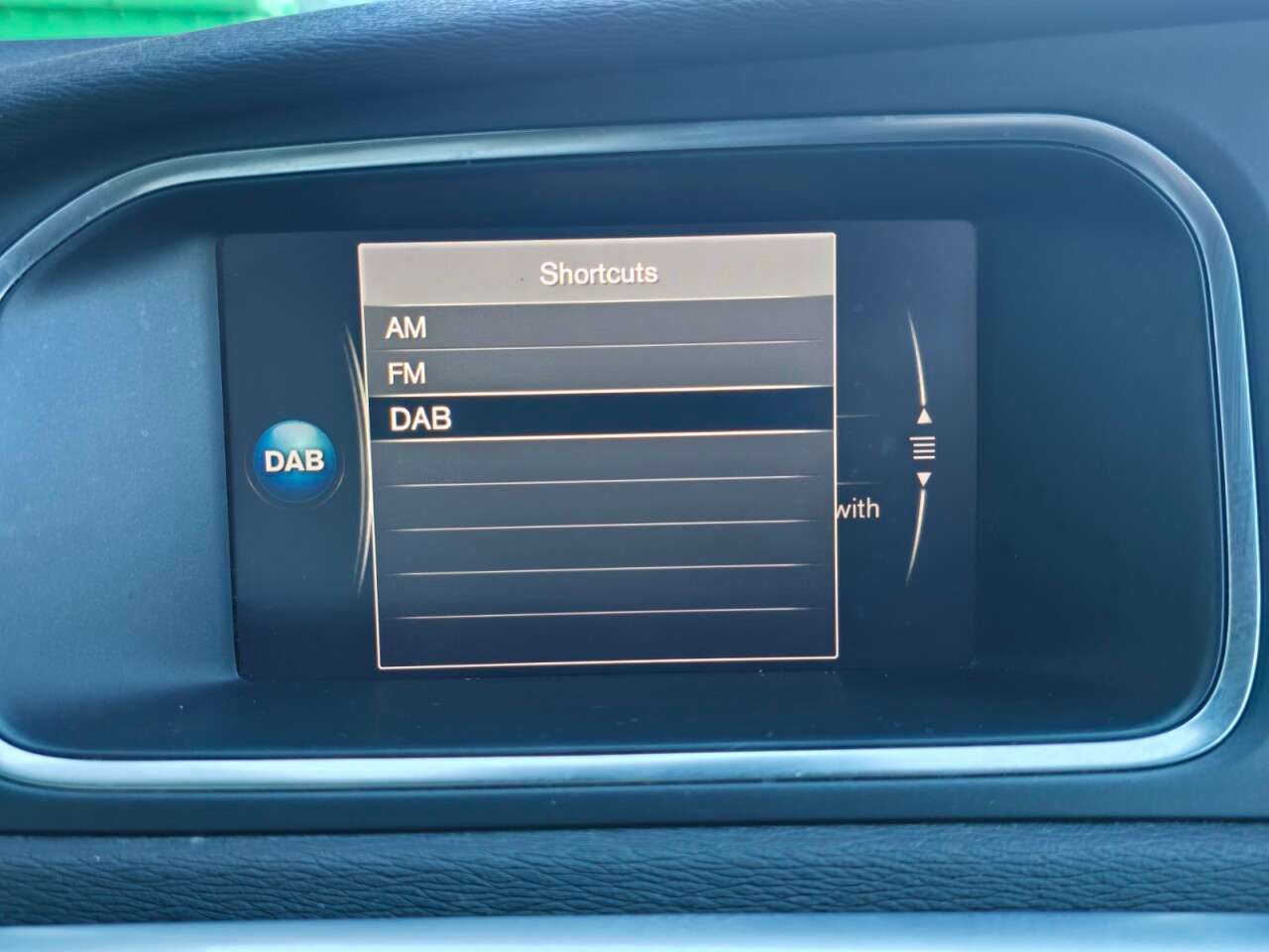 2017 VOLVO V40 2017 VOLVO V40